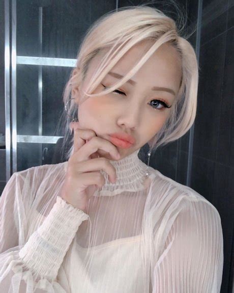 The leaked video of Vyvan Le, a renowned Vietnamese-Chinese model and streamer, has sent shockwaves through the online community. This incident, involving the unauthorized release of explicit content featuring Vyvan Le, has sparked controversy and raised concerns about privacy in the digital era. As the leading platform for informative articles ...